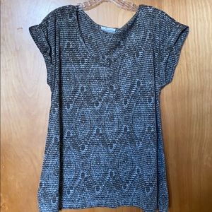 Colombia lightweight patterned top